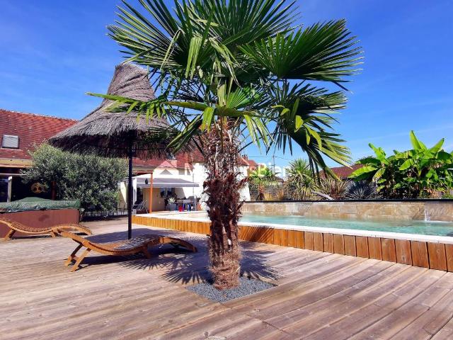 BAISSE DE PRIX ! COUP DE CŒUR GARANTI — Pierres, Poutres, Piscine, Jacuzzi … et calme absolu