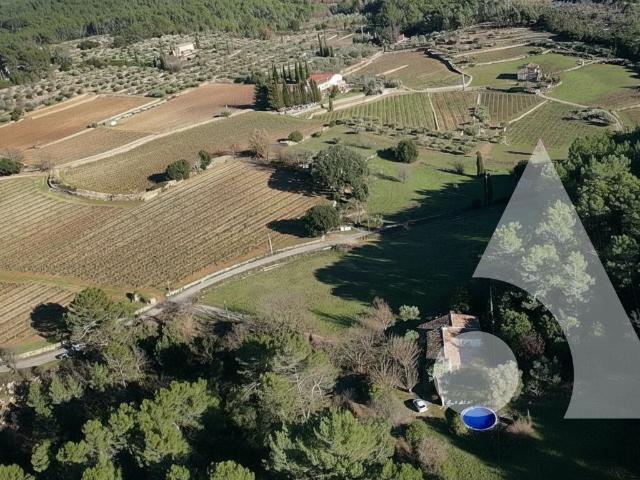 Coup de coeur MAS PROVENCAL A ENTRECASTEAUX 440.000 EUROS