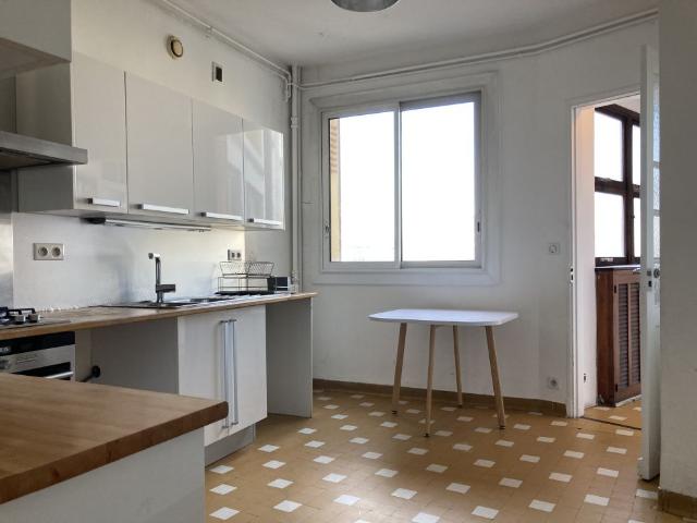 Coup de cœur: splendide T6 avec terrasse et 2 parkings Rond Point du Prado 13008