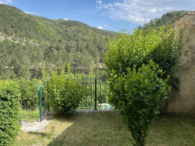 Coup de cœur pour cette maison en pierre entre Drôme des montagn