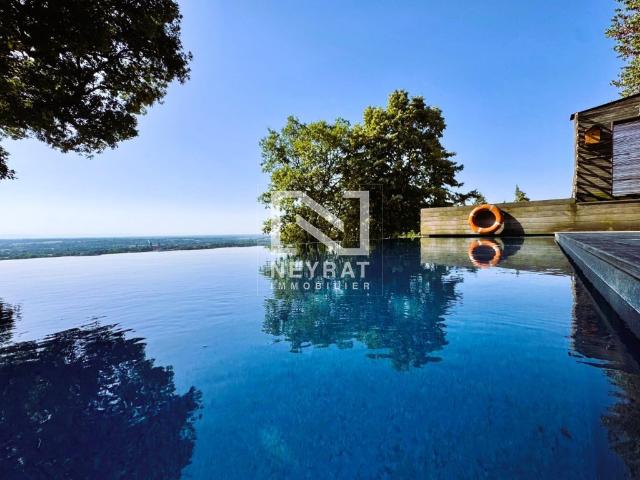 COUP DE CŒUR – Vue panoramique, piscine à débordement et environnement calme