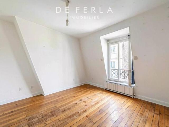 COUP DE COEUR ASSURÉ 2 PIÈCES À RÉNOVER EN DERNIER ÉTAGE PARIS 15e