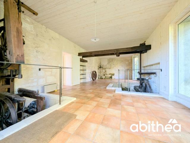 Coup de coeur assuré: ancien moulin en pierre à deux pas du