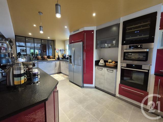 COUP DE COEUR ASSURE ! CHAMPSECRET, à moins de 10 minutes d. 262m² Champsecret