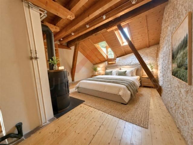 Coup de coeur in Romainmôtier – Helles Doppelhaus von 130 m² mit viel Charme