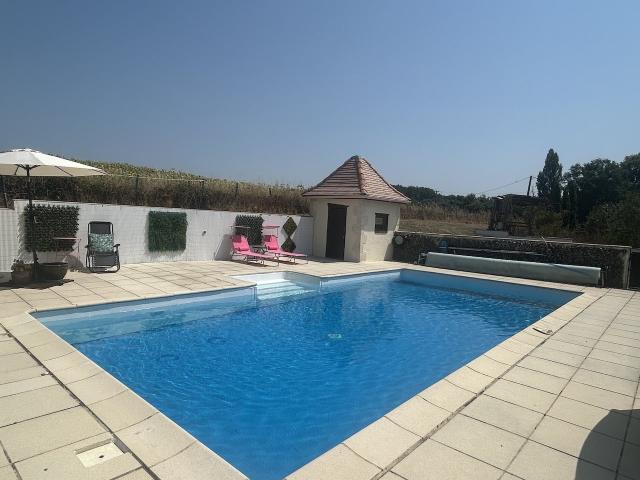 Coup de coeur pour cette magnifique maison de 3 chambres, av. 165m² Vendoire