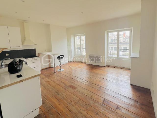 COUP DE COEUR *PROCHE PLACE CAMILLE JULIAN * T3 DUPLEIX 51 M2 ENV