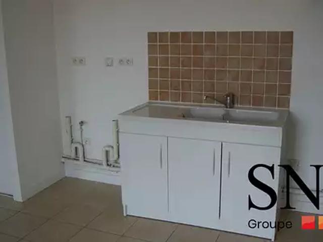 Courçon 17170 Location appartement 2 pièces t2 terrasse parking