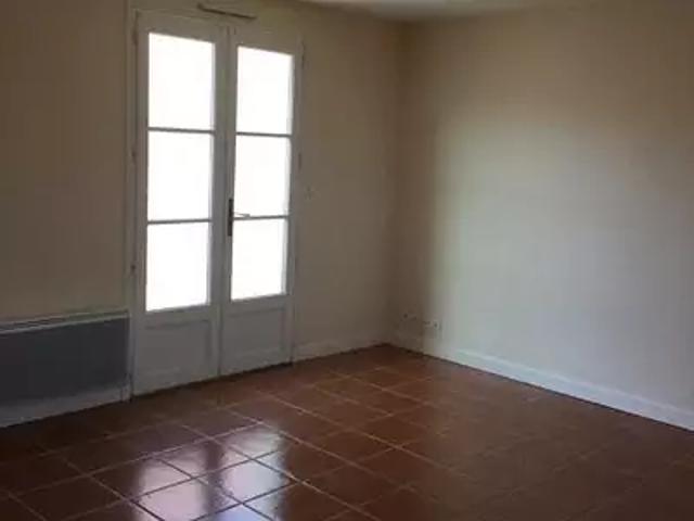 Courçon 17170 Location appartement 3 pièces t3 garage