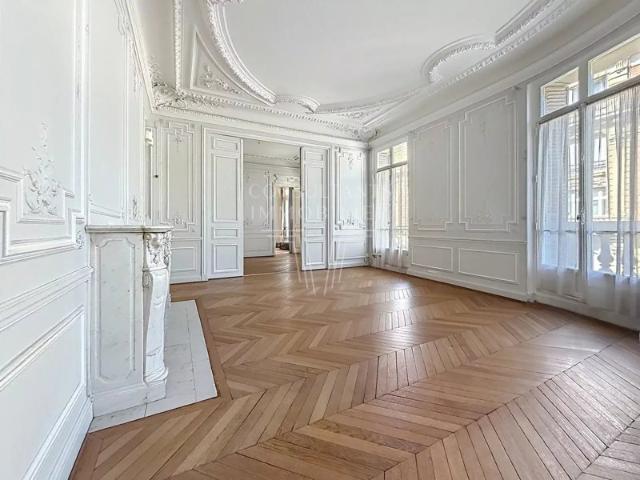 COURCELLES /WAGRAM. HAUSSMANNIEN BALCON 4 CHAMBRES