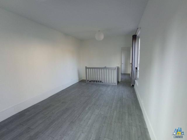 COURBEVOIE MAISON ATYPIQUE 2 PIECES