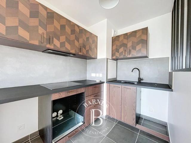 Courbevoie, Appartement 1 Chambre 40 m² en location