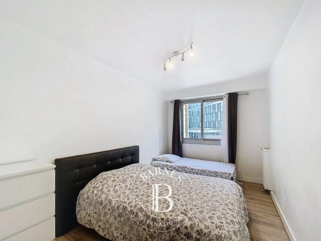 Courbevoie, Appartement 2 Chambres 80 m² en location
