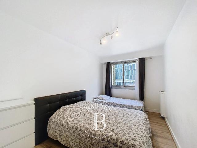 Courbevoie, Appartement 2 Chambres 80 m² en location