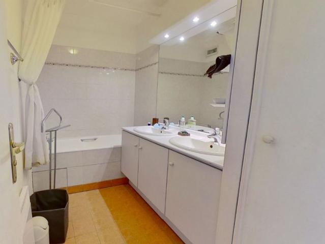 COURBEVOIE Studio meublé de 37m² avec terrasse de 27m2
