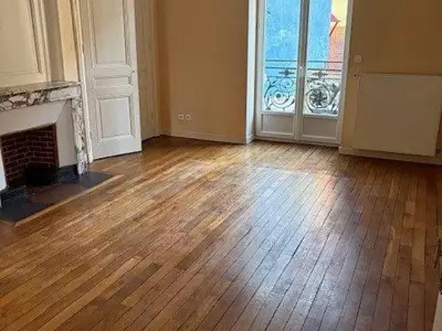 Cours 69470 Location appartement 3 pièces t3