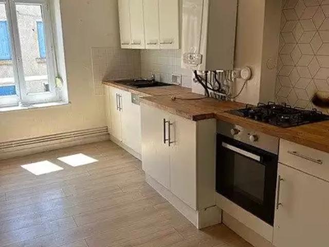 Cours la Ville 69470 Location appartement 4 pièces t4 au dernier étage