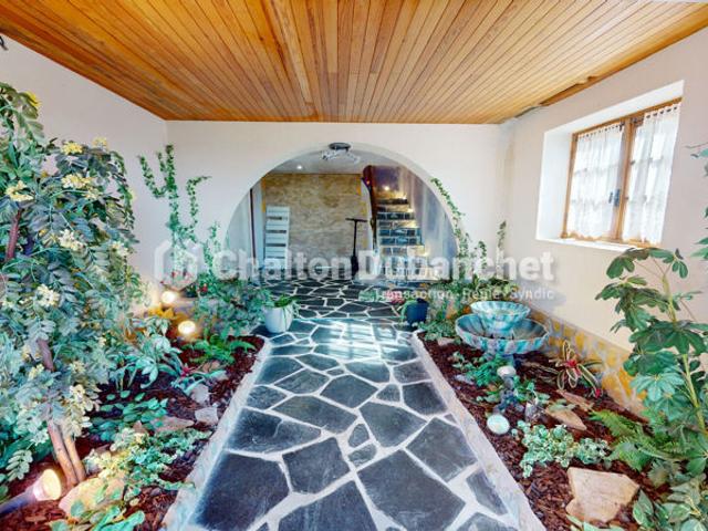 COURS Maison de 266 m²