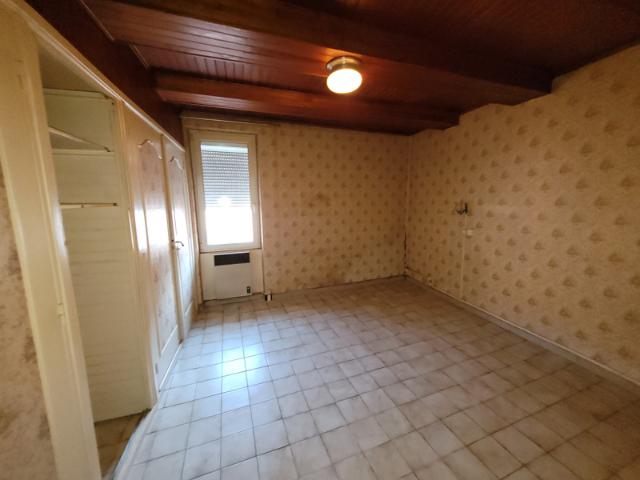COURSAN Maison de village de type 3 / 4 à rénover mais très