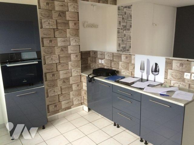 COURRIERES, centre ville, grand T5 à 740 euros