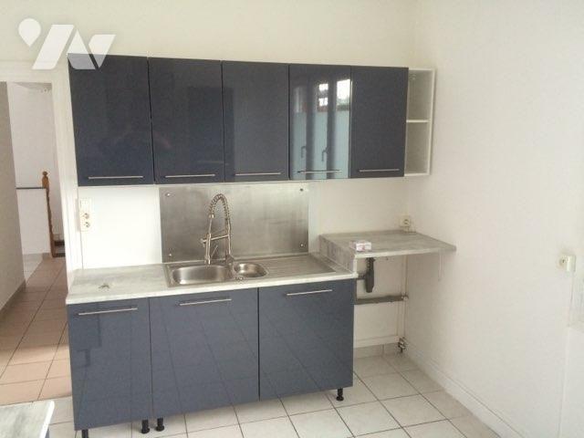 COURRIERES, centre ville, grand T5 à 740 euros