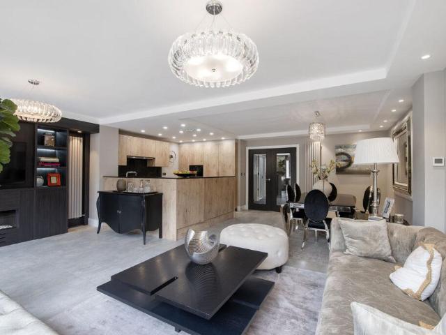 Court Close, St John’s Wood Park. 4 bed maisonette to rent £12,783 pcm £2,950 pw