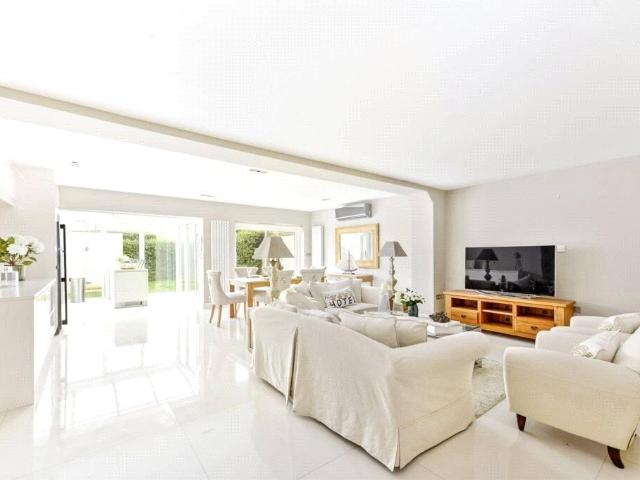 Court Close, St. Johns Wood Park. 4 bed house to rent £10,526 pcm £2,429 pw