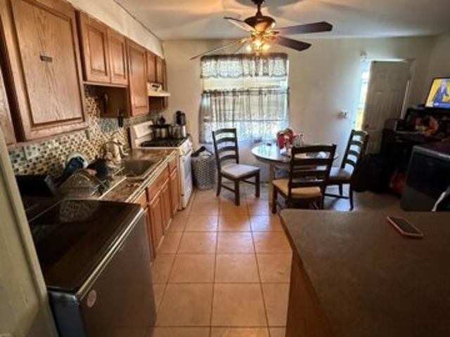 Court D Unit Building, Bridgeport, Home For Sale