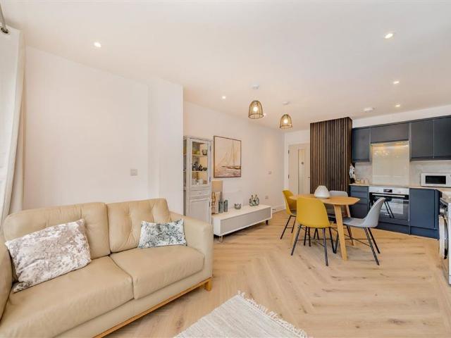 Court Farm Road, Eltham SE9, 1 bed flat to rent, £1,600 pcm | PrimeLocation