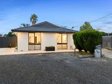 Court Location, Side Access & Family Living