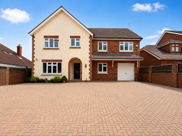 Court Road, Orpington BR6 5 bed detached house to rent £4,000 pcm £923 pw
