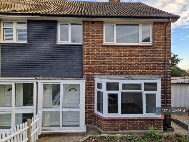 Court Road, Dartford, DA2 3 bed end of terrace house to rent £2,000 pcm £462 pw
