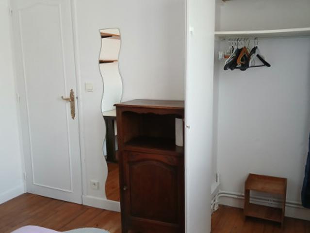 Courte duree logement meublée 10m² chez l'habitant