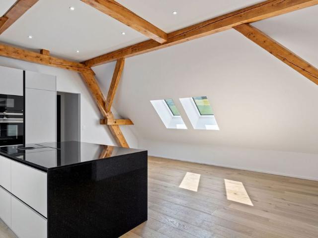 Courtelary, magnificent 4.5 room apartment in the attic