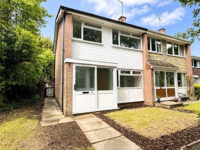 Courtenay Close, Northport, Wareham 3 bed semi detached house to rent £1,450 pcm £335 pw