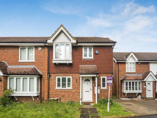 Courtens Mews, Stanmore HA7, 3 bed end terrace house to rent, £2,850 pcm | PrimeLocation