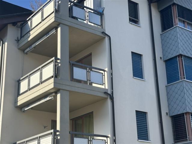 Courtepin Studio mit 33,6 m², überdachter Balkon, Tiefgarage, Keller