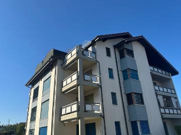 Courtepin Studio mit 33,6 m², überdachter Balkon, Tiefgarage, Keller