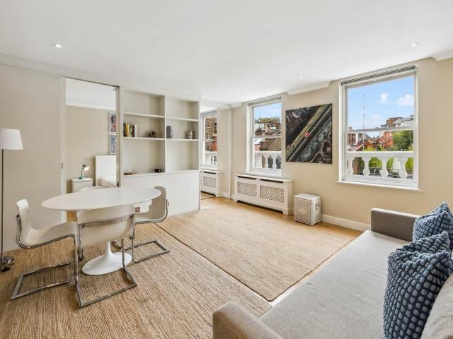 Courtfield Gardens, Earl's Court 1 bed flat to rent £2,800 pcm £646 pw