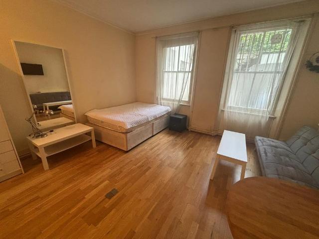 Courtfield Gardens, London, SW5 Studio to rent £1,550 pcm £358 pw