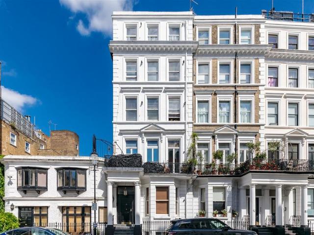 Courtfield Gardens, London SW5 Studio to rent £1,517 pcm £350 pw