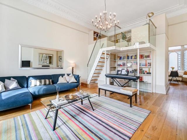 Courtfield Gardens, South Kensington. 1 bed flat to rent £5,700 pcm £1,315 pw