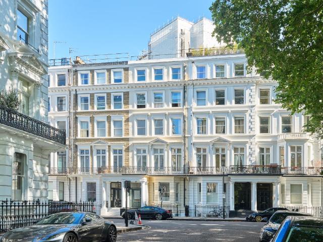 Courtfield Gardens, South Kensington SW5, Studio to rent, £1,650 pcm | PrimeLocation