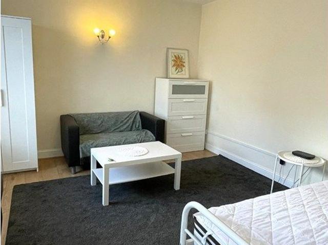 Courtfield House, London EC1N, 1 bed flat to rent, £1,990 pcm | PrimeLocation