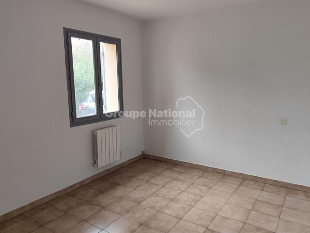 COURTHEZON Villa T4 avec jardin