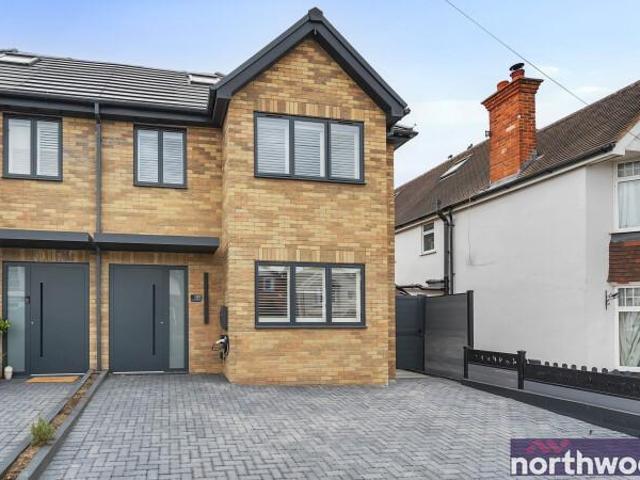 Courthouse Road, Maidenhead, SL6 4 bed detached house £3,500 pcm £808 pw