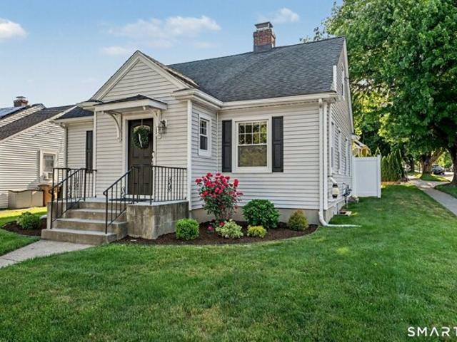 Courtland Hill St, Stamford, Home For Sale