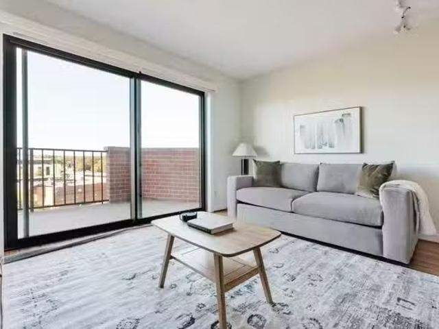 Courtland Park, 2500 Clarendon Blvd, Clarendon 1 Bedroom 1.