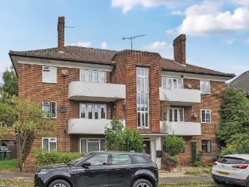 Courtlands, Maidenhead, SL6 2 bed apartment to rent £1,750 pcm £404 pw
