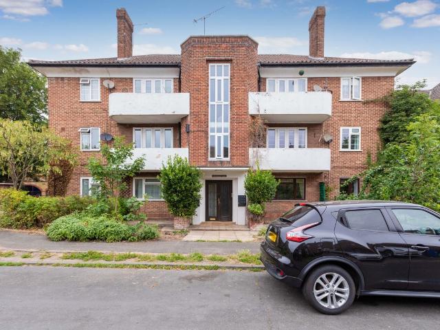 Courtlands, Maidenhead SL6, 2 bed flat to rent, £1,695 pcm | PrimeLocation